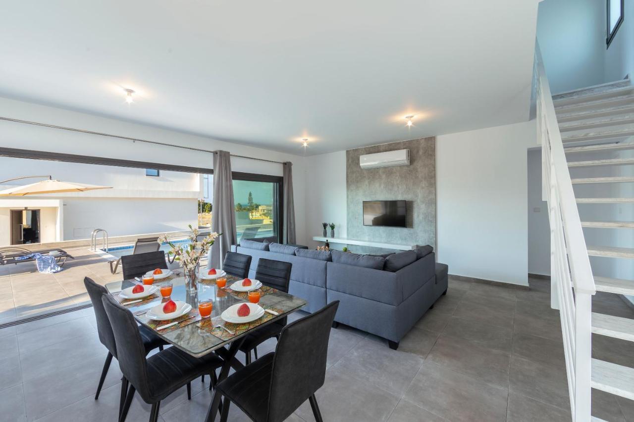 Villa Marlene, Walking Distance To Coral Beach! Peyia Exterior photo